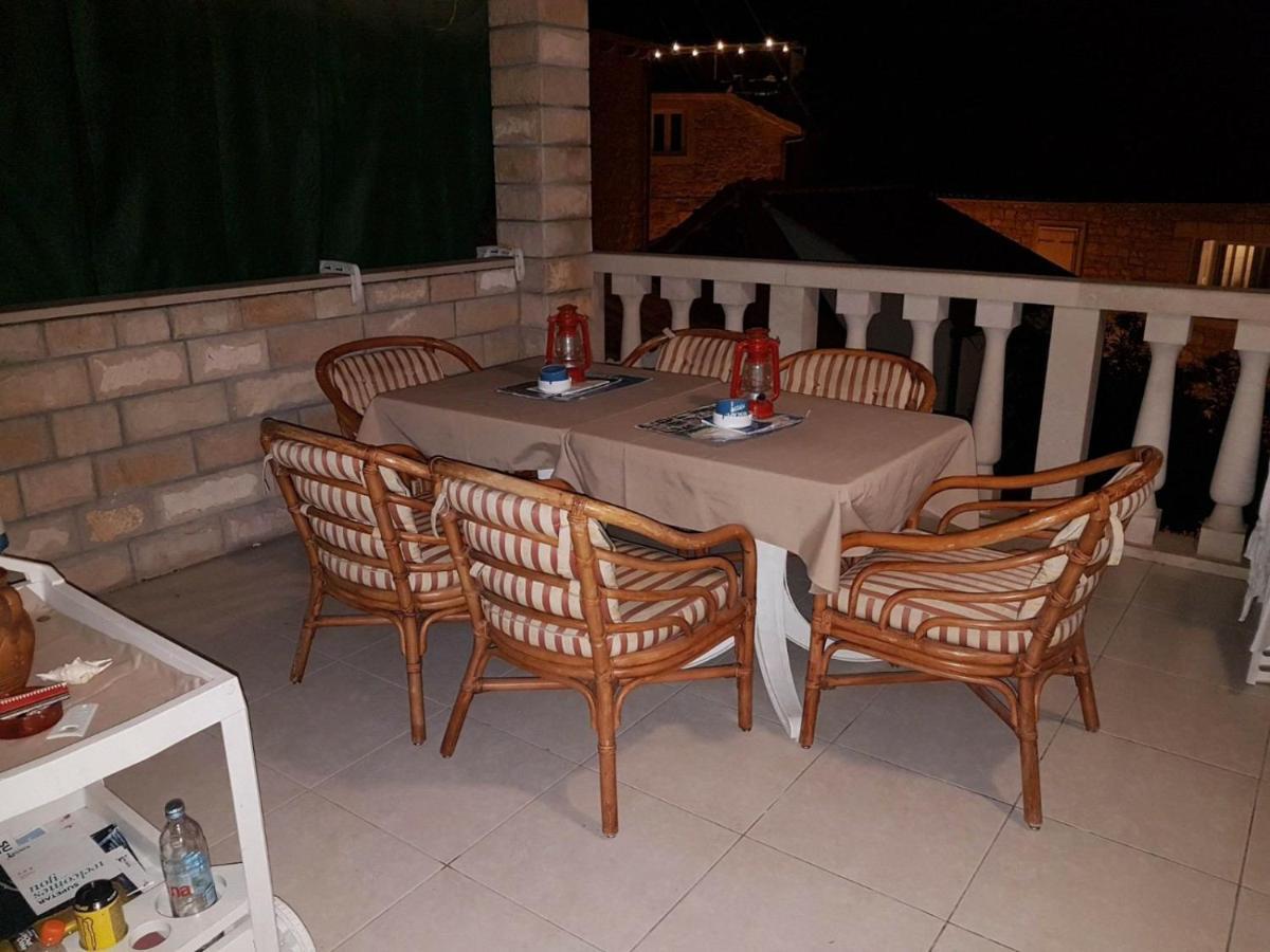 Vila Dora Supetar Apartment Luaran gambar