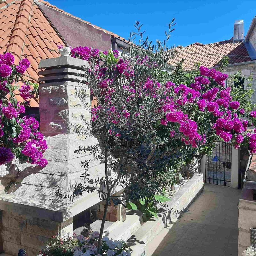 Vila Dora Supetar Apartment Luaran gambar