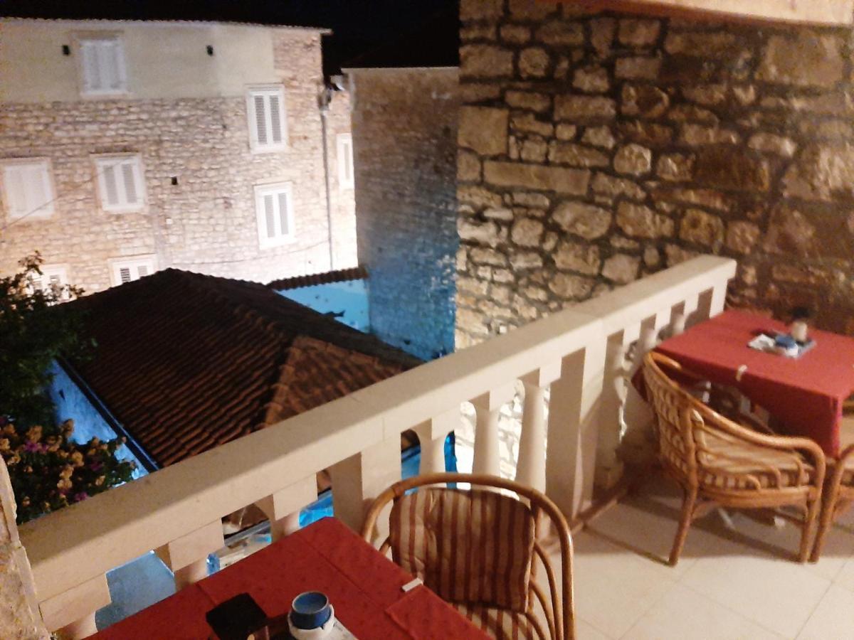 Vila Dora Supetar Apartment Luaran gambar
