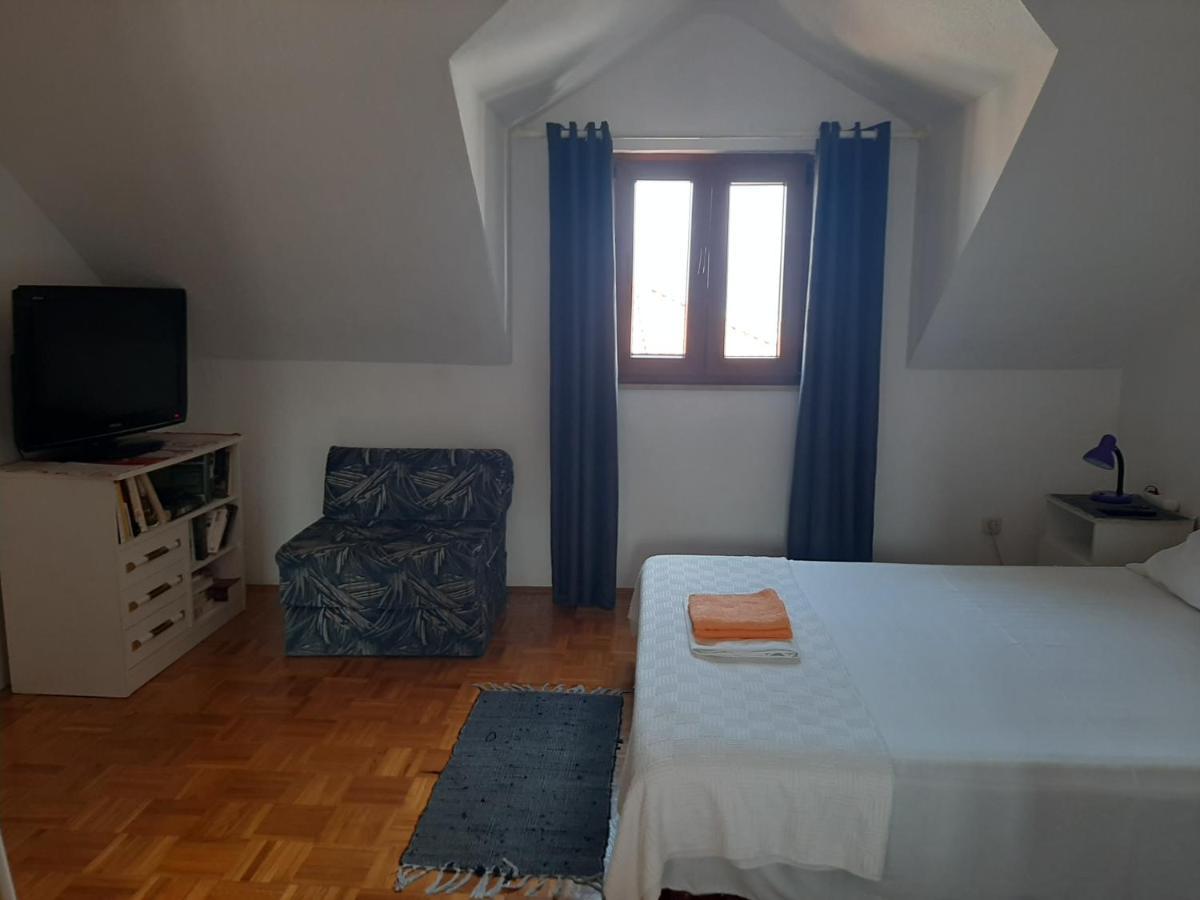 Vila Dora Supetar Apartment Luaran gambar