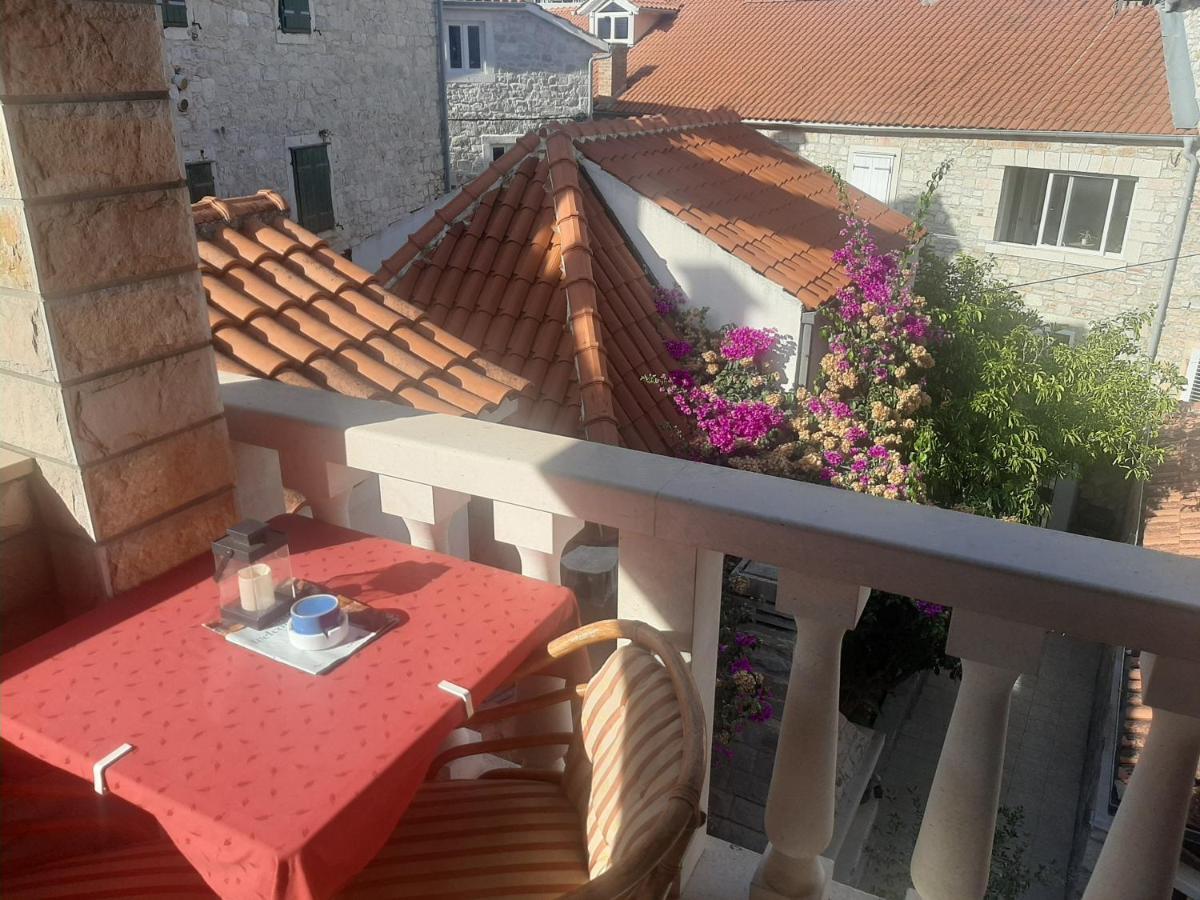 Vila Dora Supetar Apartment Luaran gambar