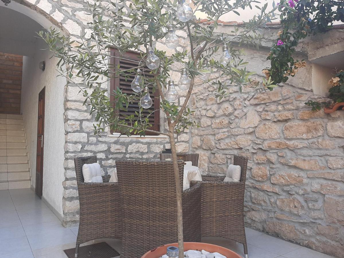 Vila Dora Supetar Apartment Luaran gambar
