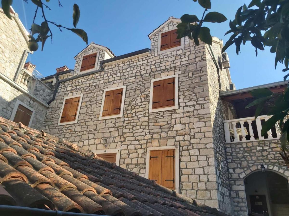 Vila Dora Supetar Apartment Luaran gambar