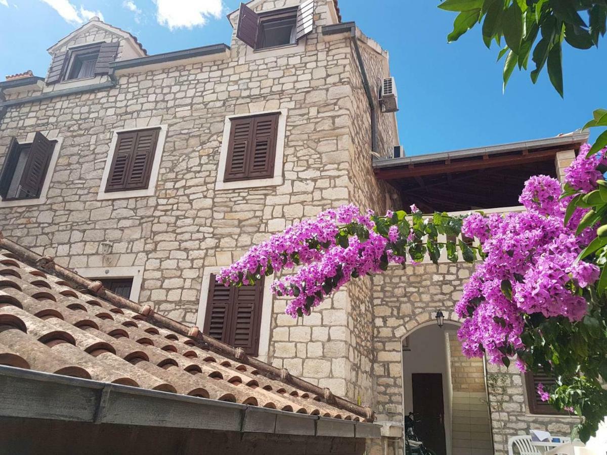 Vila Dora Supetar Apartment Luaran gambar